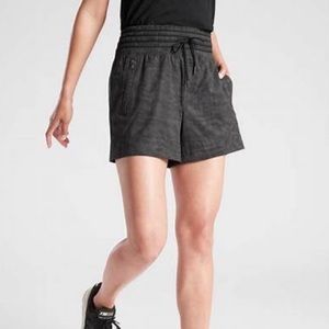 Athleta Camden Printed Shorts 4